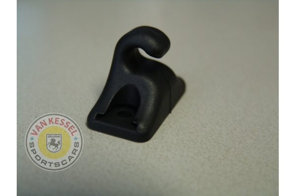Sun visor holder 924(S), 944(2), 968
