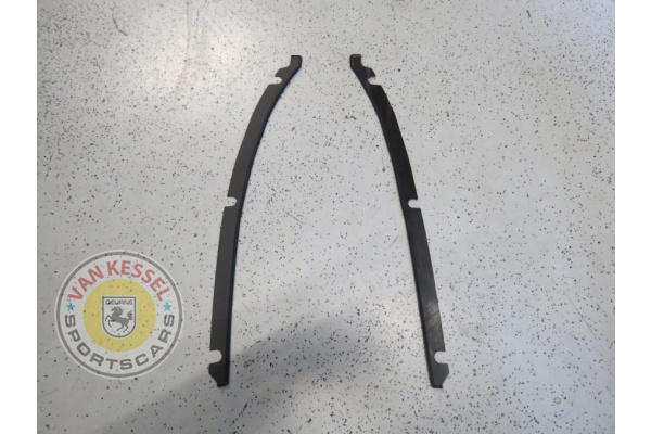 91150318500 - Achterbumperrubber zijkant links/rechts, 911 74-77