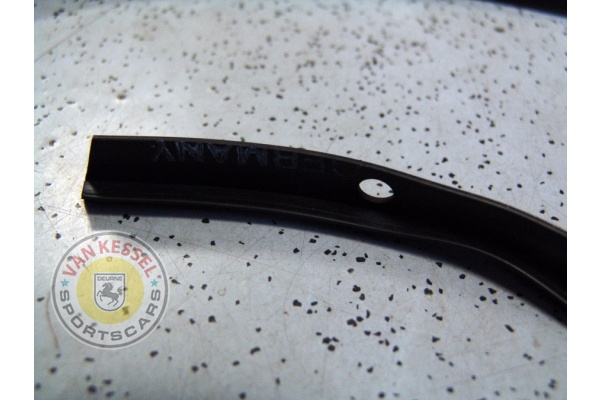 91150534503 - Rubber tussen achterbumper en onderspoiler, 911 74-89