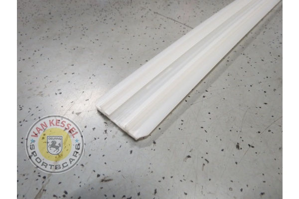 91150514902 - Bevestigingsstrip voorbumperrubber 911 74-89