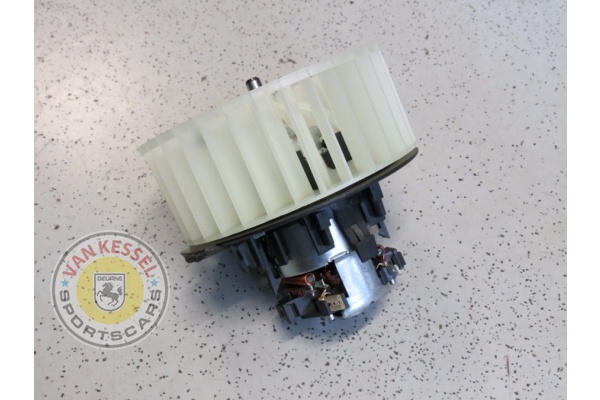 96457201501 - Kachelmotor in kofferbak, links, 964 en 993