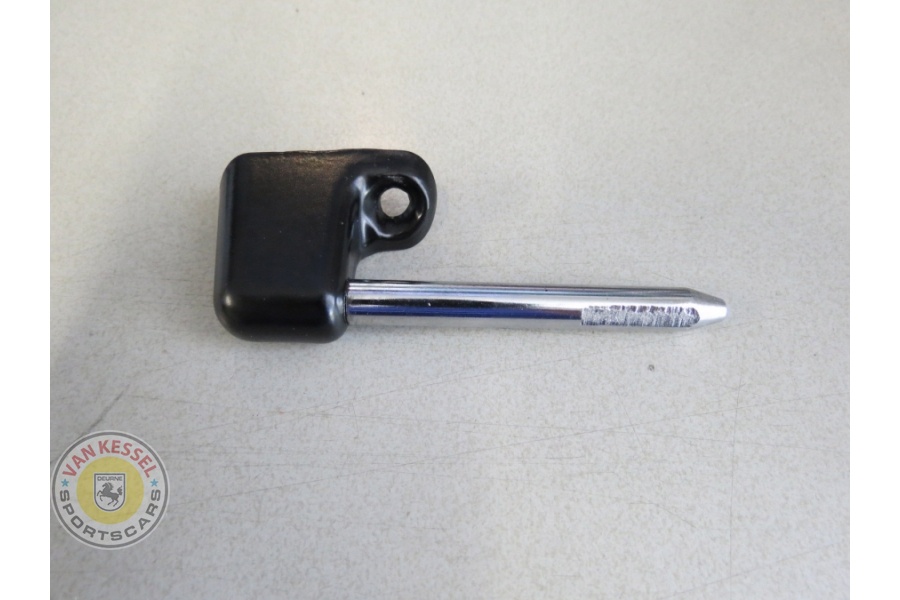 96473132040 - Zonneklephouder pin, rechts, 911 en 964 Targa