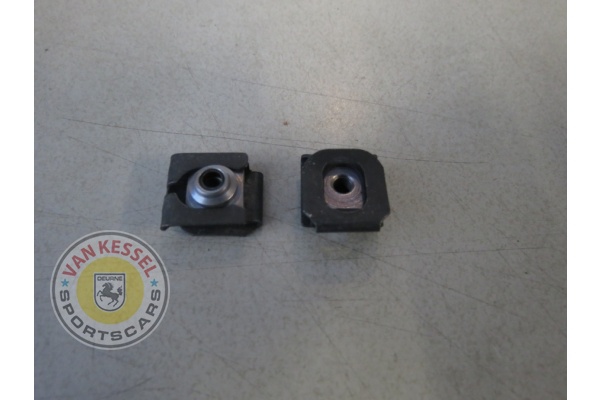 Ecrou support de câble pour clignotant et feu arrière 911 et 912
