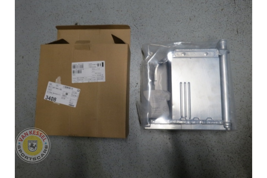 91110704102 - Oliekoeler op motor 911 72-89