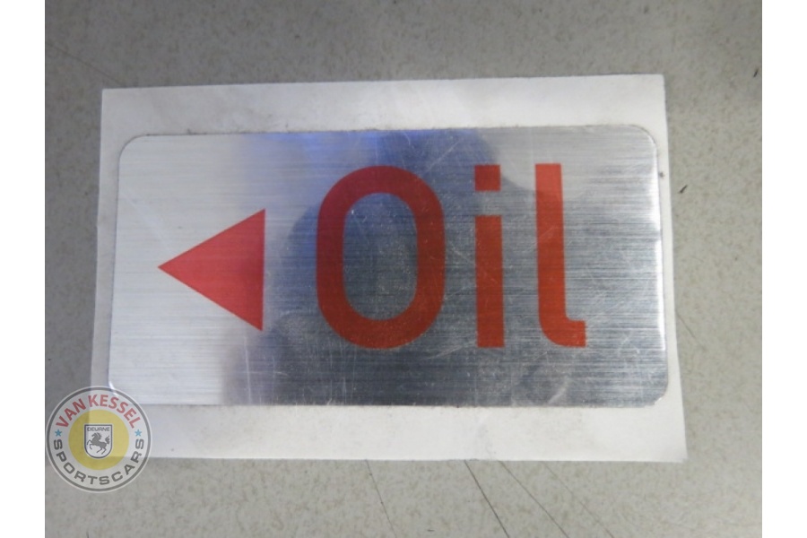 91170110700 - Sticker 'Oil' met rode lettres in het olieklepje van 1972