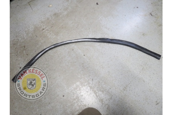 Motorraumgummi lang 356B und 356C unter der Abdeckplatte