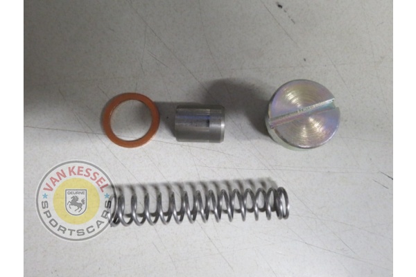 Oil screw compression spring set under the crankcase left or right 356 and 912