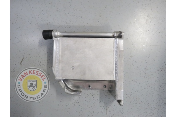 Oliekoeler op motor 911 72-89 imitatie