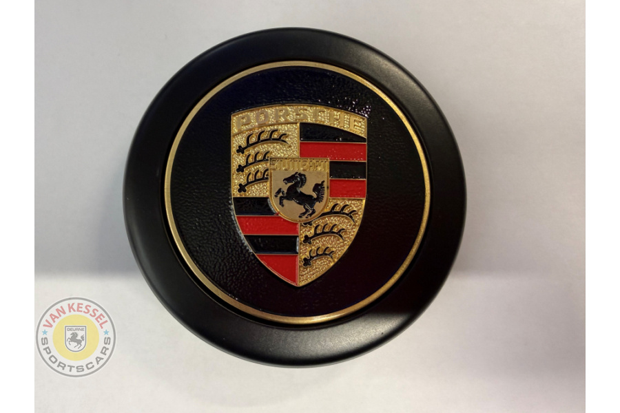 SOW91103811 - Naafkap Fuchs velg zwart met gekleurd logo